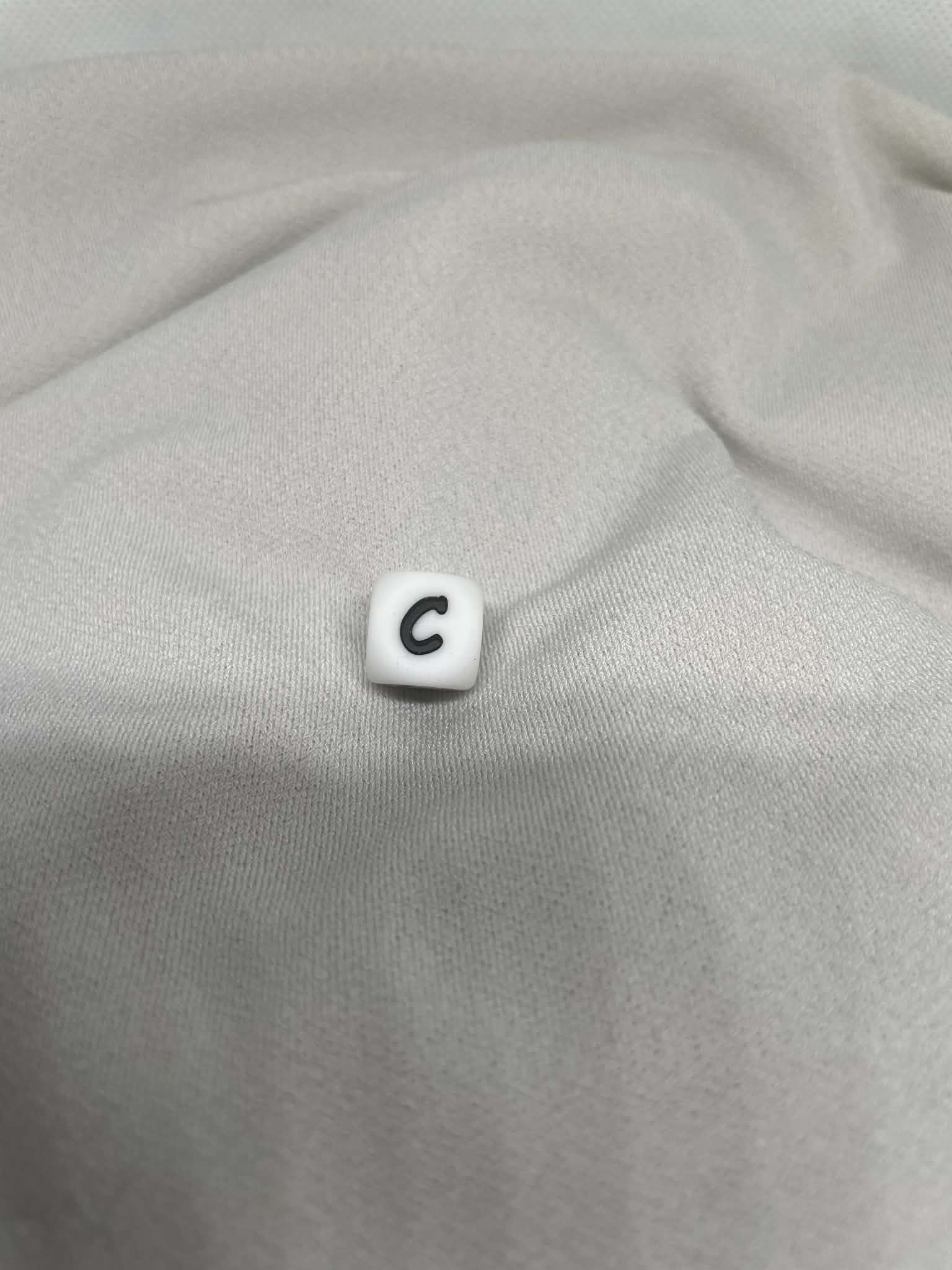 Perles Lettre C