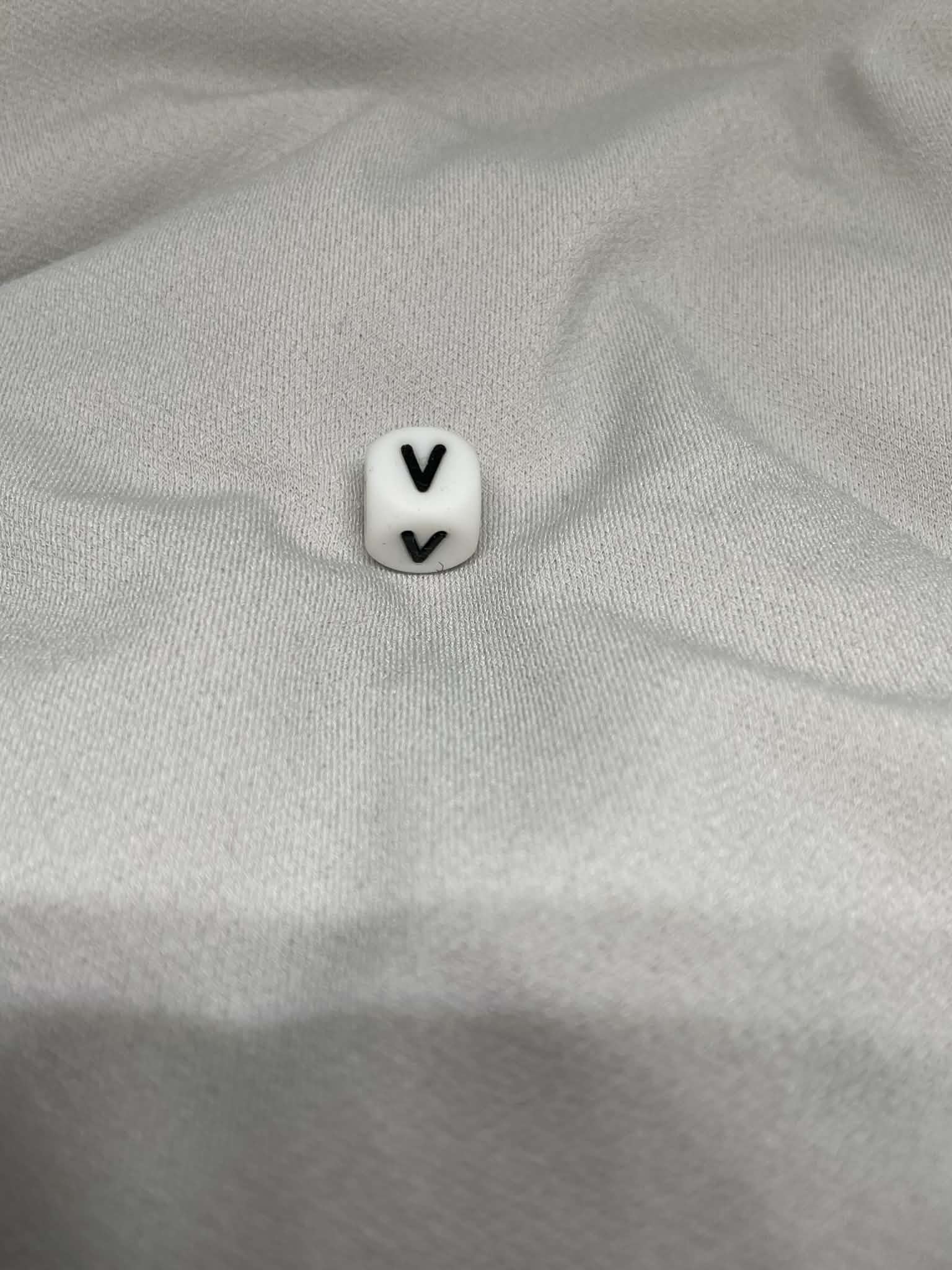 Perles Lettre V
